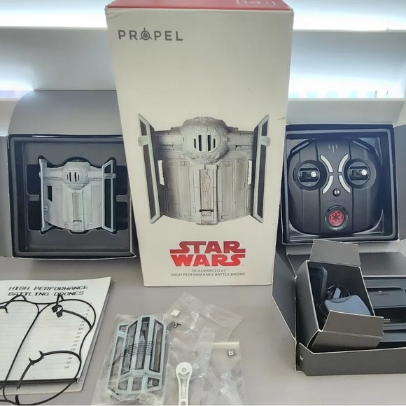 PROPEL Star Wars TIE Advanced X1 Battle Drone - Picture 4 of 5